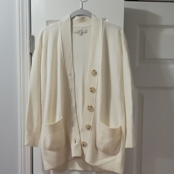 White Button-Up Cardigan - Picture 4 of 8